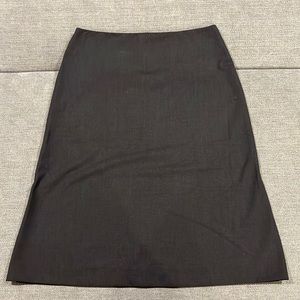 Banana Republic Stetch skirt with side slits 10 Gray